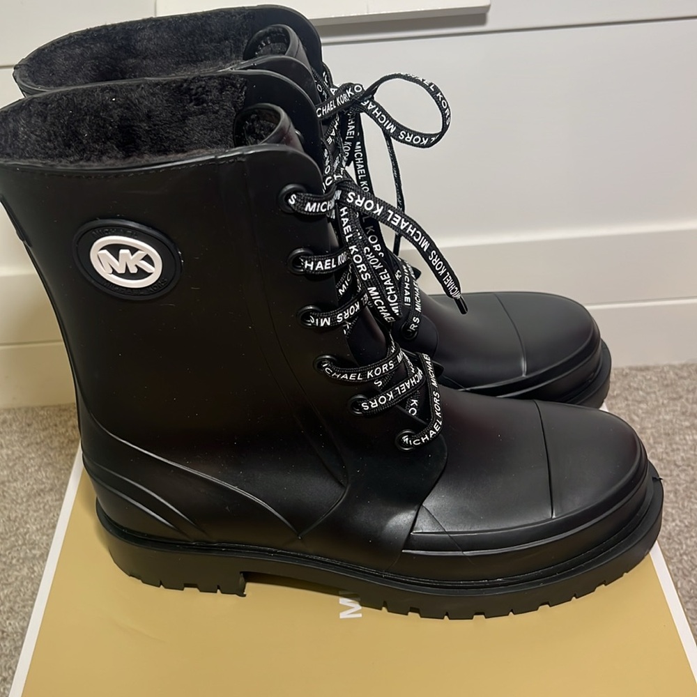 NIB Michael Kors Women’s Black Montaigne Rainboot